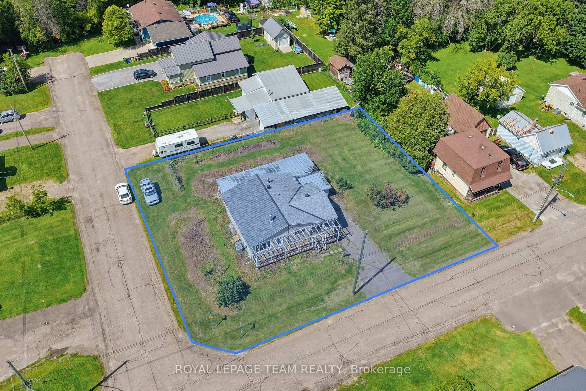 Photo 3 of 550 Giroux Street, Pembroke, Pembroke — HOMEH