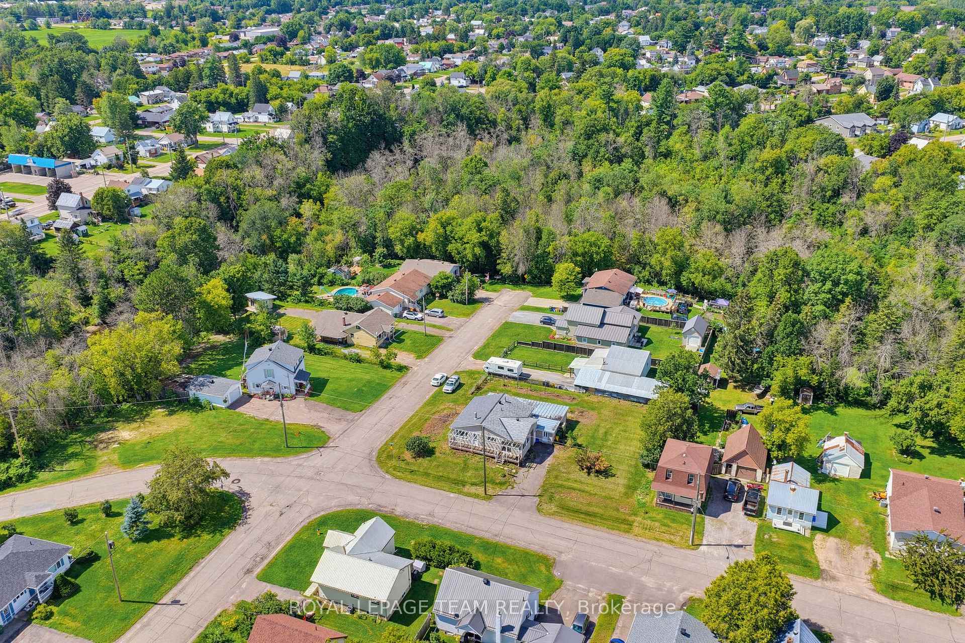 Photo 5 of 550 Giroux Street, Pembroke, Pembroke — HOMEH