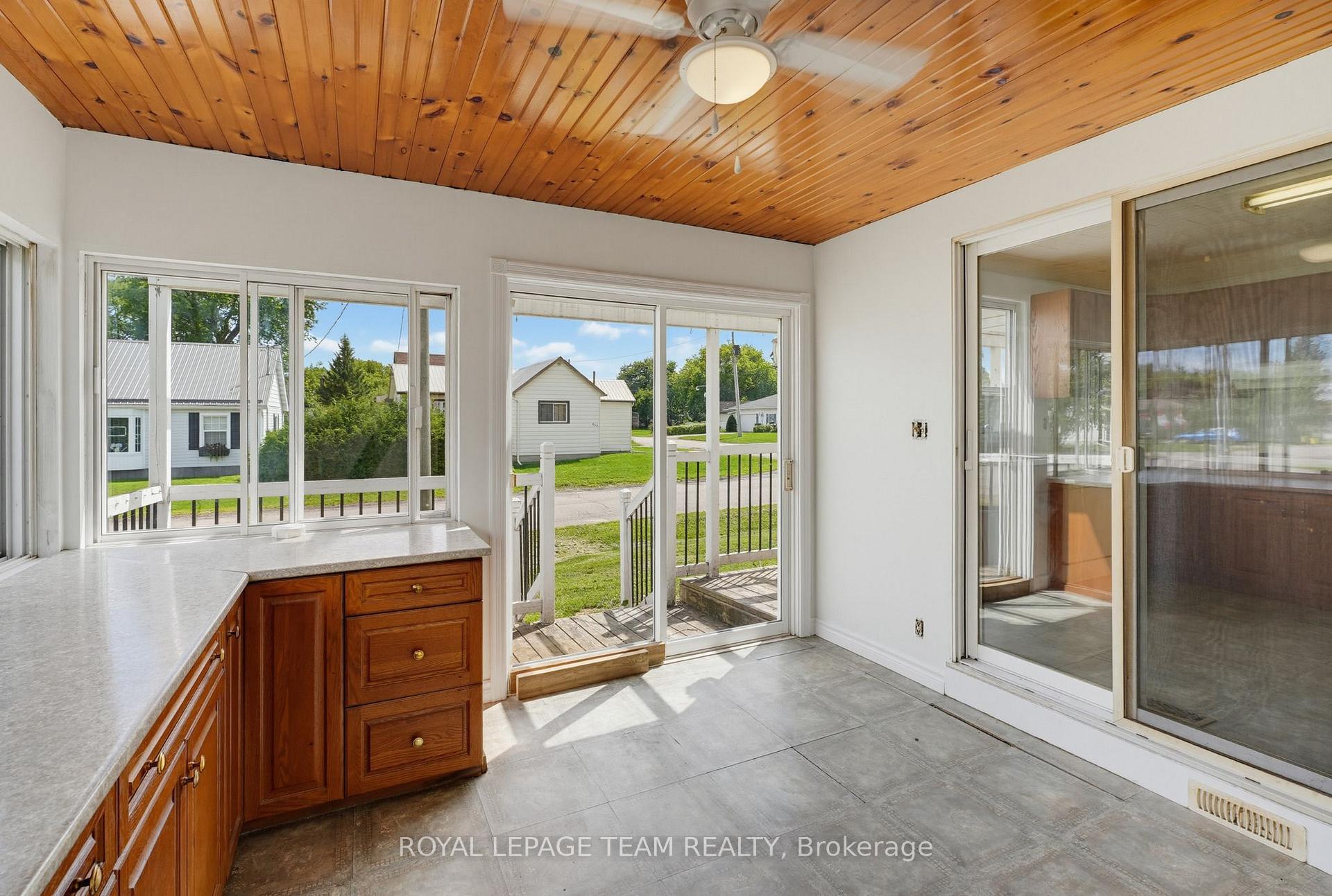 Photo 7 of 550 Giroux Street, Pembroke, Pembroke — HOMEH