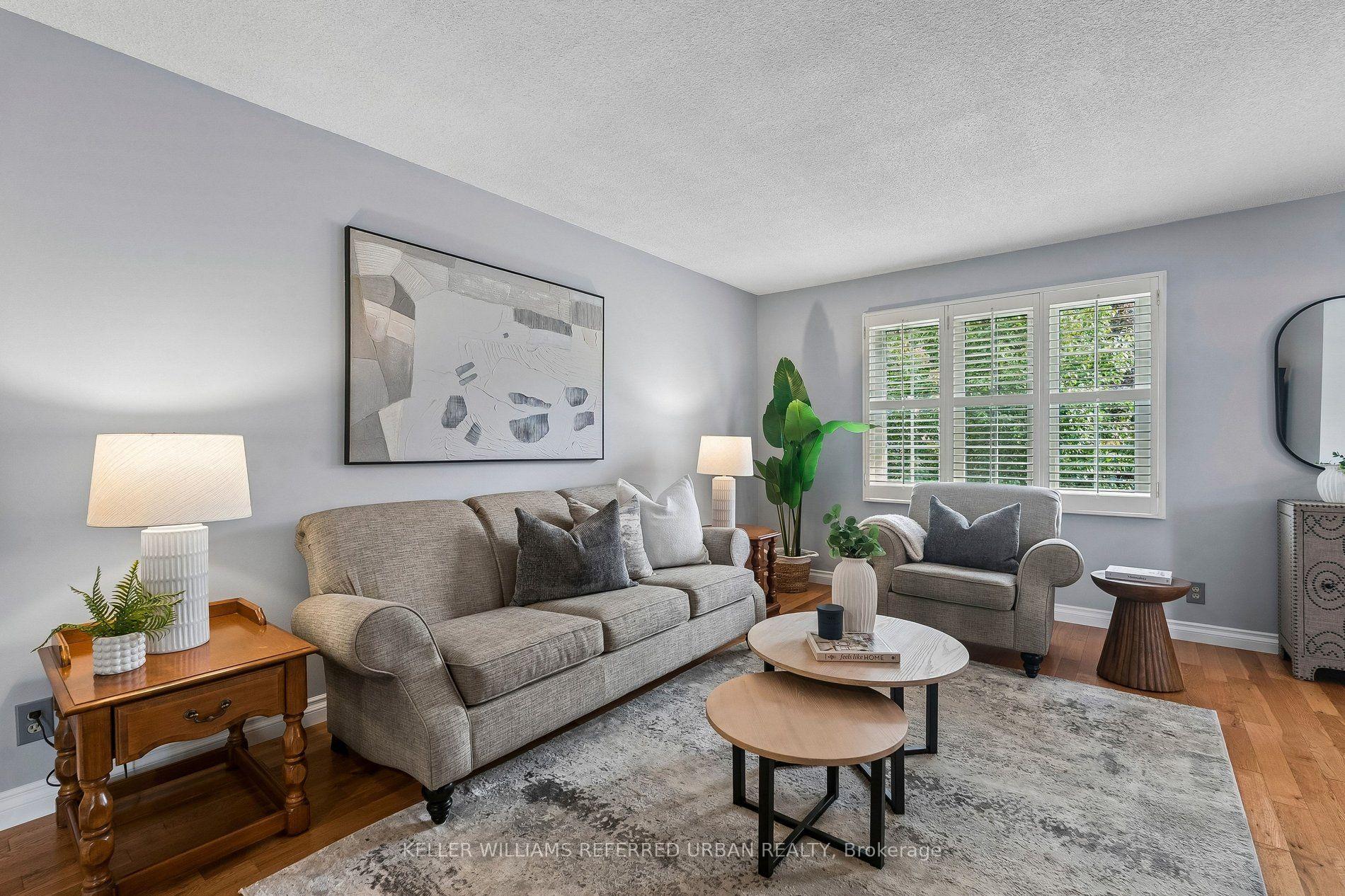 Photo 7 of 190 Hilltop Drive, East Gwillimbury, Holland Landing — HOMEH