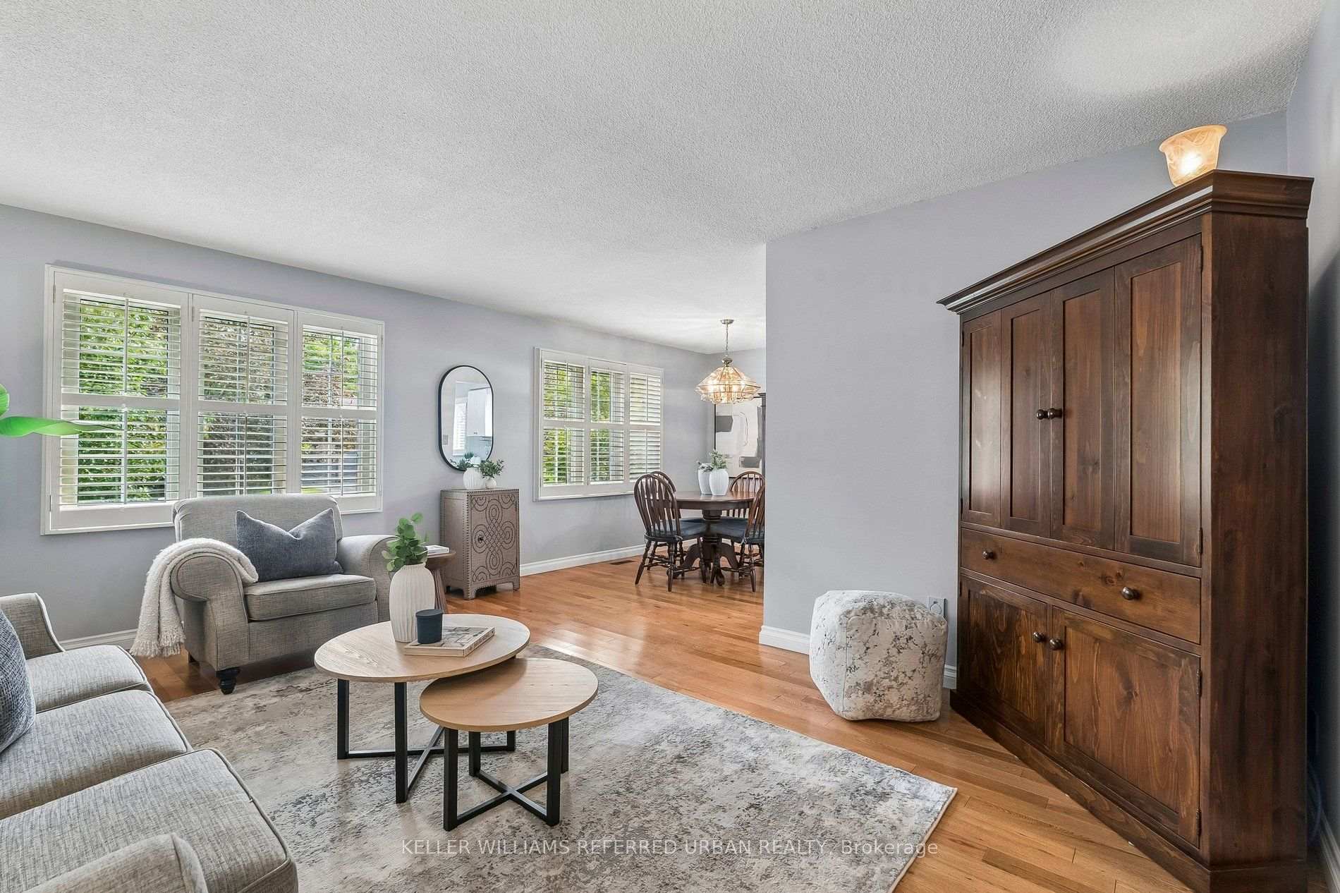 Photo 8 of 190 Hilltop Drive, East Gwillimbury, Holland Landing — HOMEH
