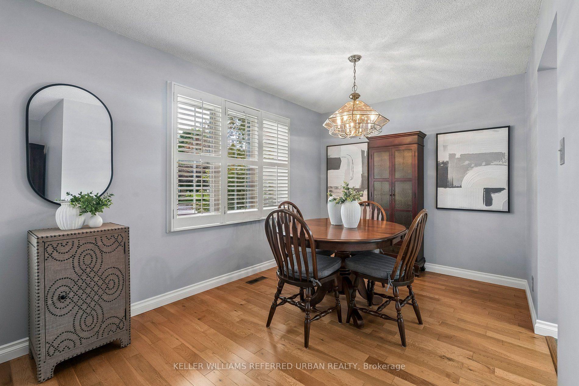 Photo 11 of 190 Hilltop Drive, East Gwillimbury, Holland Landing — HOMEH