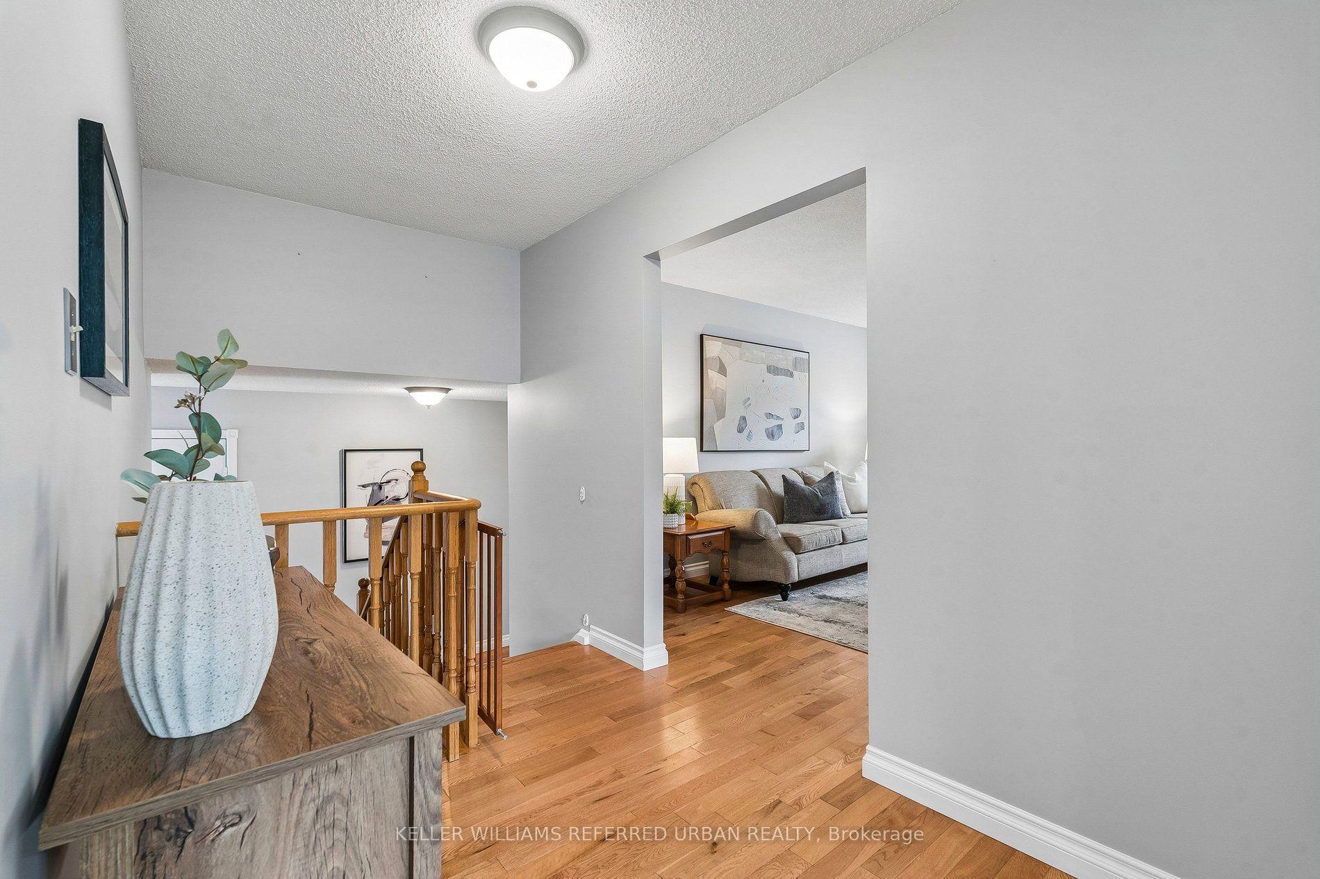Photo 18 of 190 Hilltop Drive, East Gwillimbury, Holland Landing — HOMEH