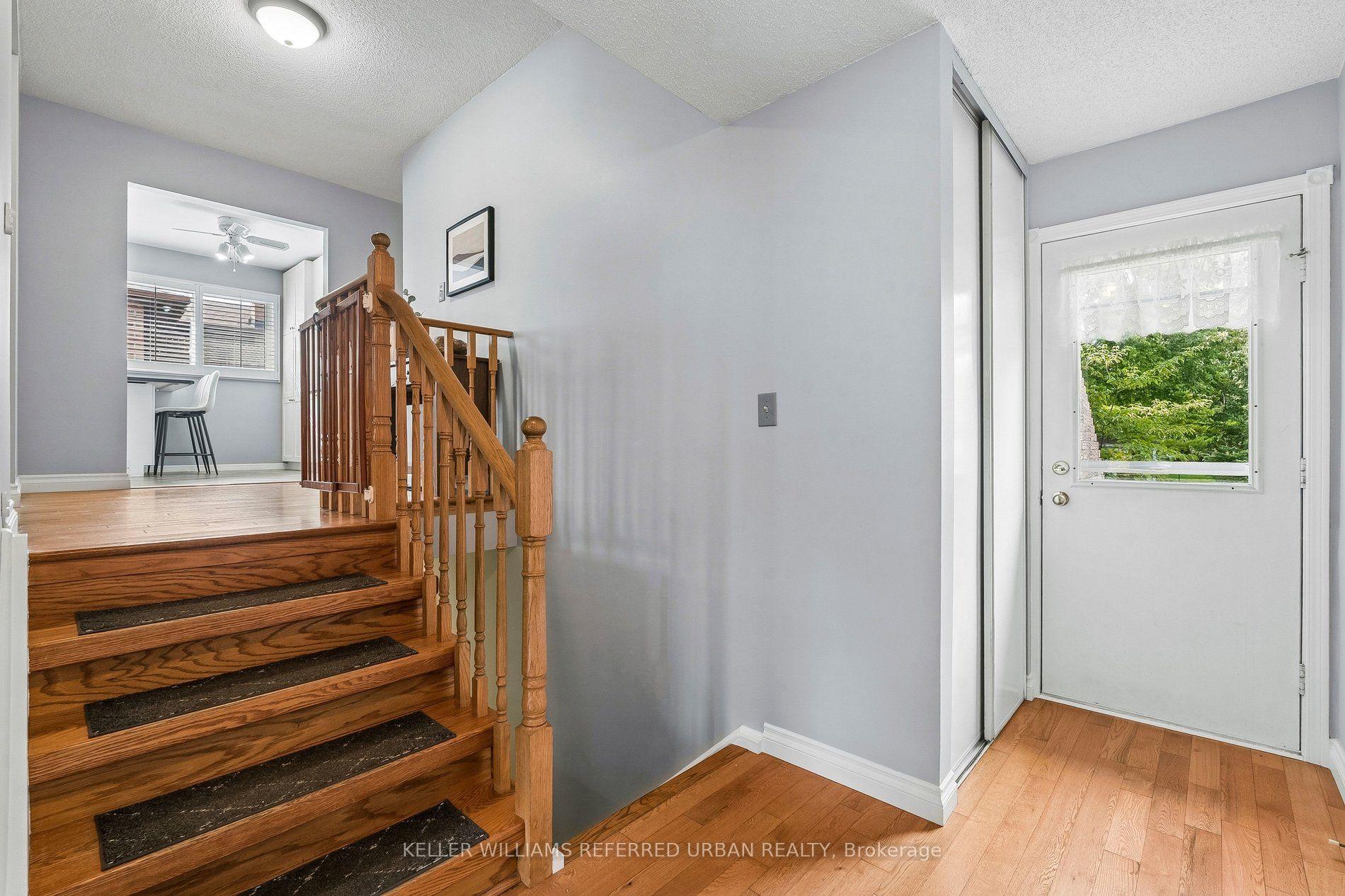 Photo 27 of 190 Hilltop Drive, East Gwillimbury, Holland Landing — HOMEH