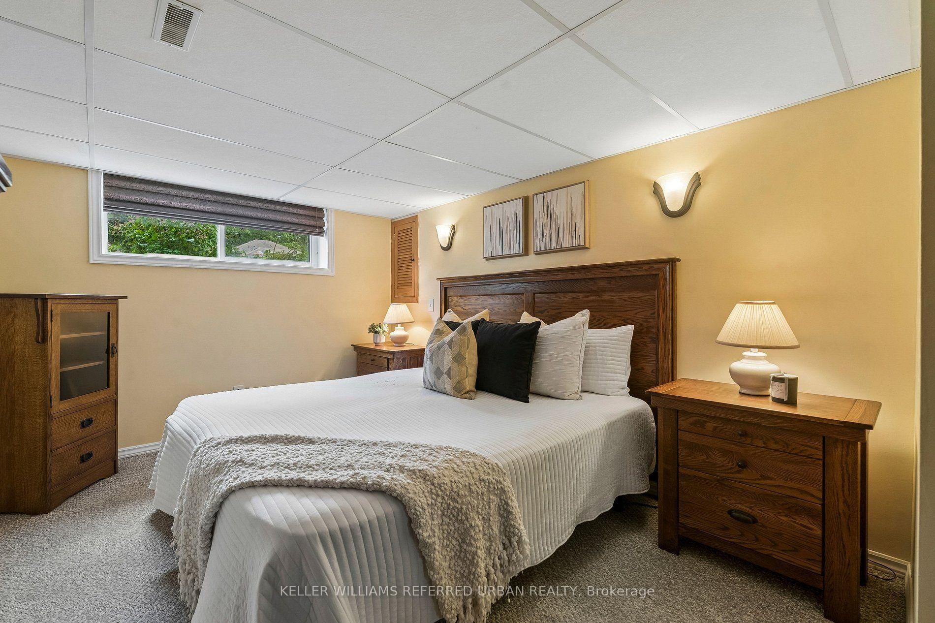 Photo 32 of 190 Hilltop Drive, East Gwillimbury, Holland Landing — HOMEH