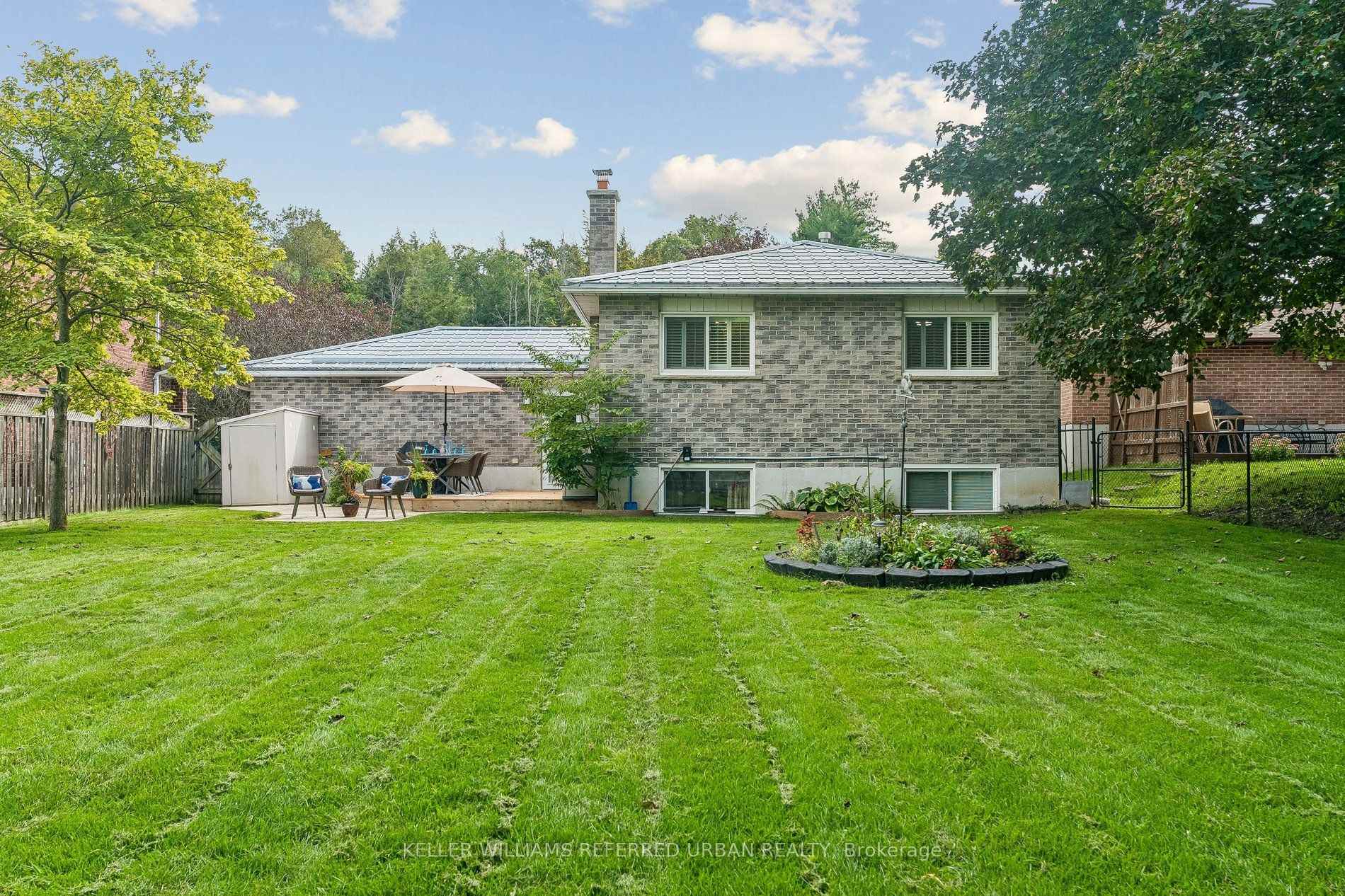 Photo 39 of 190 Hilltop Drive, East Gwillimbury, Holland Landing — HOMEH