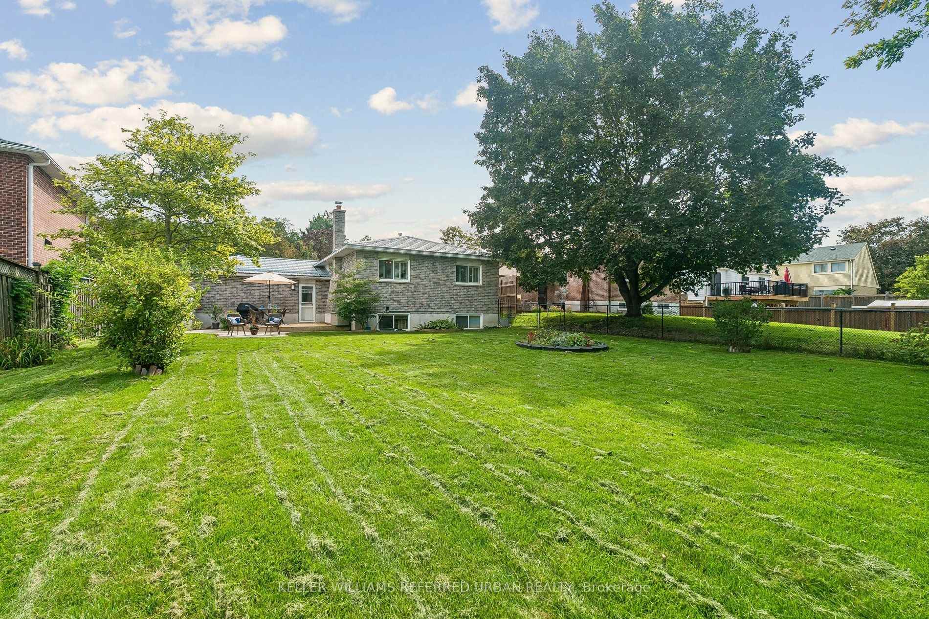 Photo 40 of 190 Hilltop Drive, East Gwillimbury, Holland Landing — HOMEH