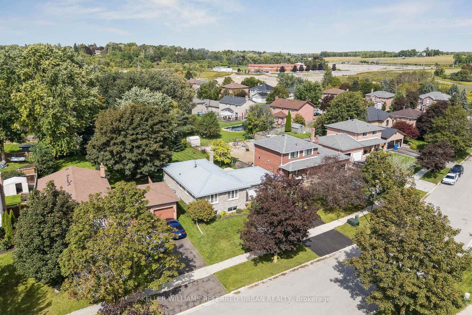 Photo 45 of 190 Hilltop Drive, East Gwillimbury, Holland Landing — HOMEH