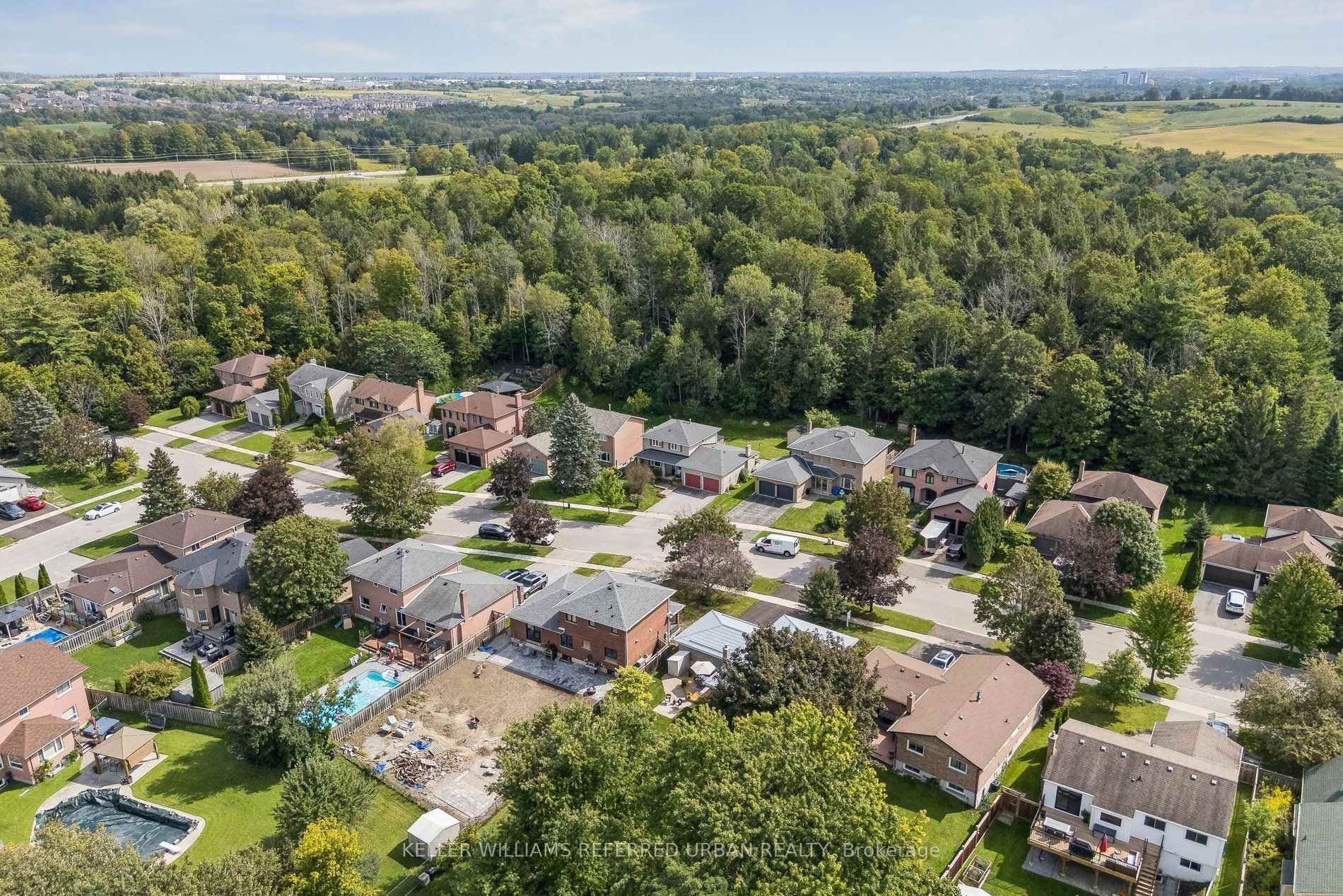 Photo 48 of 190 Hilltop Drive, East Gwillimbury, Holland Landing — HOMEH