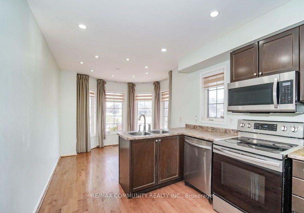 Photo 11 of 2 Oglevie Drive, Whitby, Pringle Creek — HOMEH