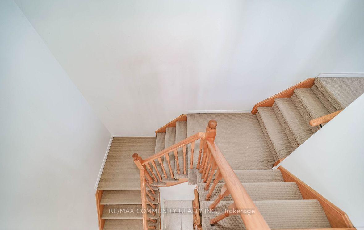 Photo 13 of 2 Oglevie Drive, Whitby, Pringle Creek — HOMEH