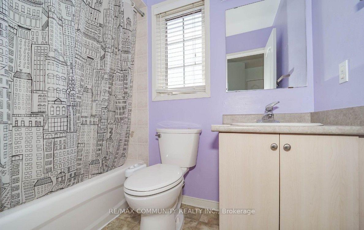 Photo 21 of 2 Oglevie Drive, Whitby, Pringle Creek — HOMEH