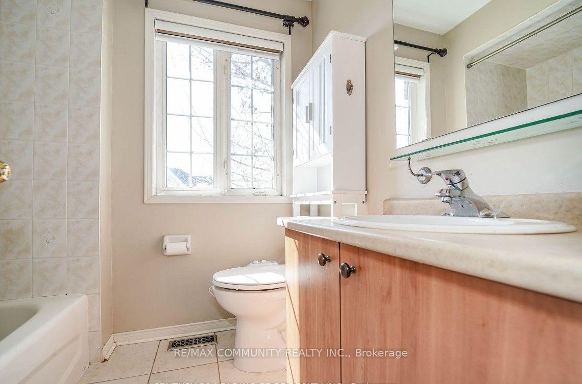 Photo 22 of 2 Oglevie Drive, Whitby, Pringle Creek — HOMEH