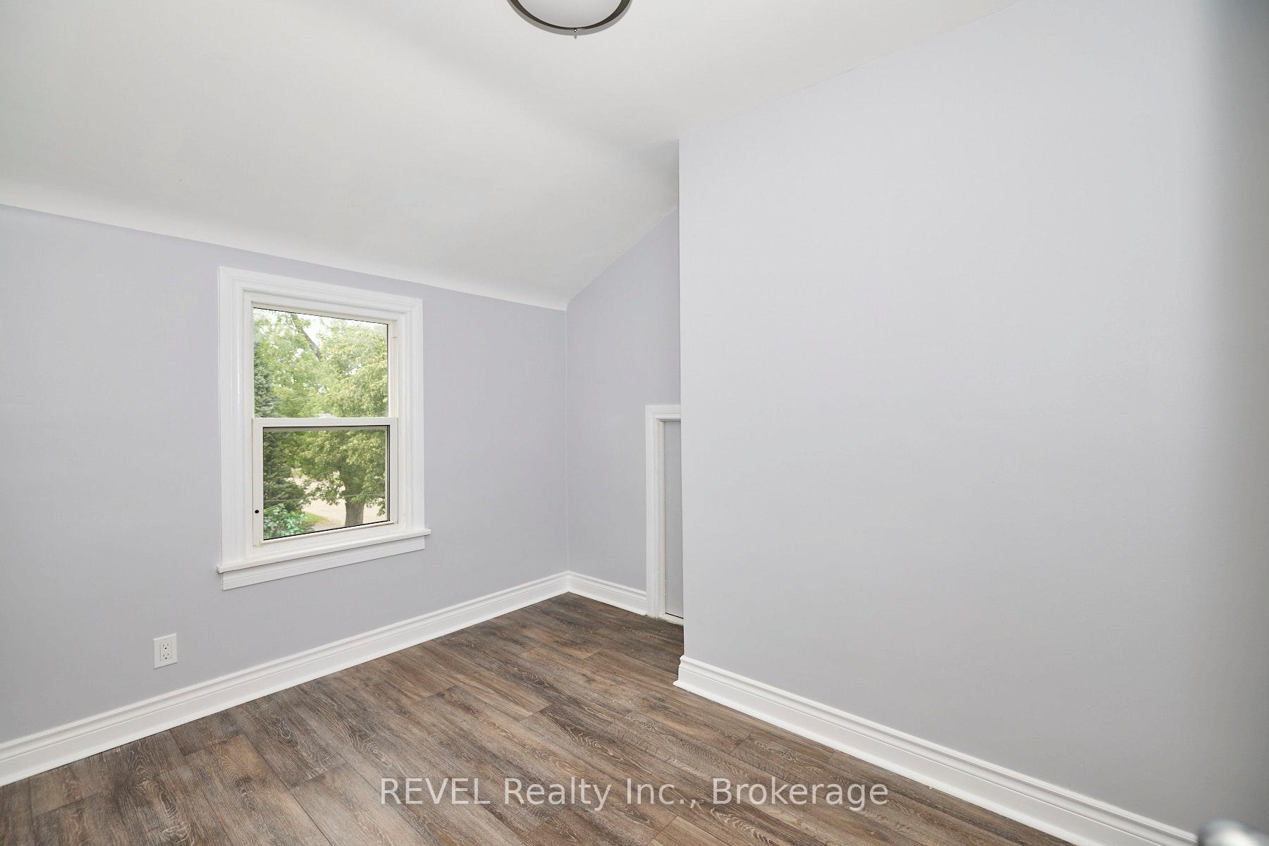 Photo 17 of 43 Cosby Avenue, St. Catharines, Facer — HOMEH