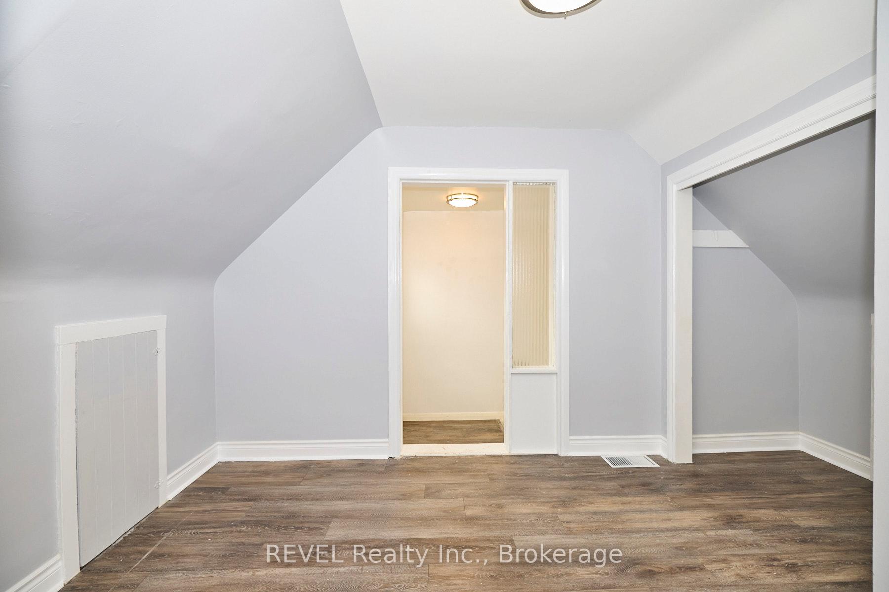 Photo 19 of 43 Cosby Avenue, St. Catharines, Facer — HOMEH