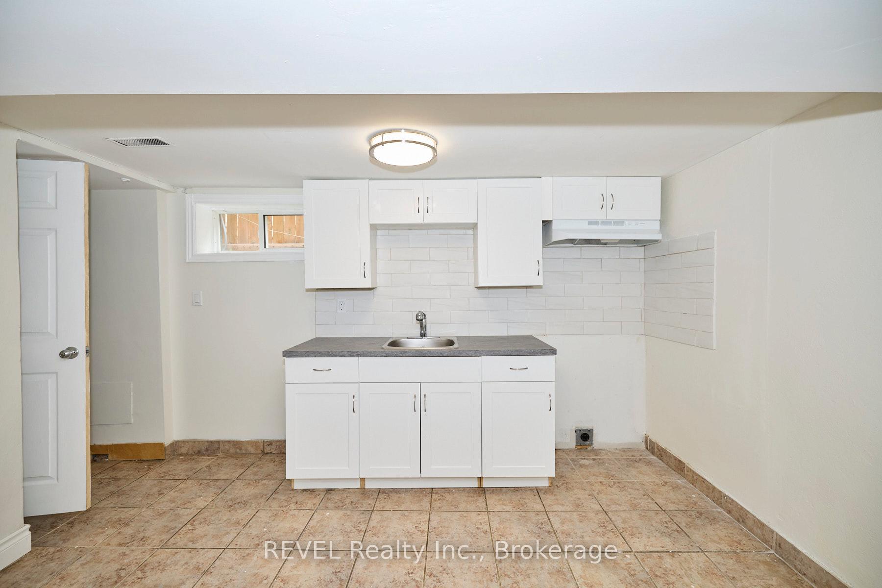 Photo 21 of 43 Cosby Avenue, St. Catharines, Facer — HOMEH