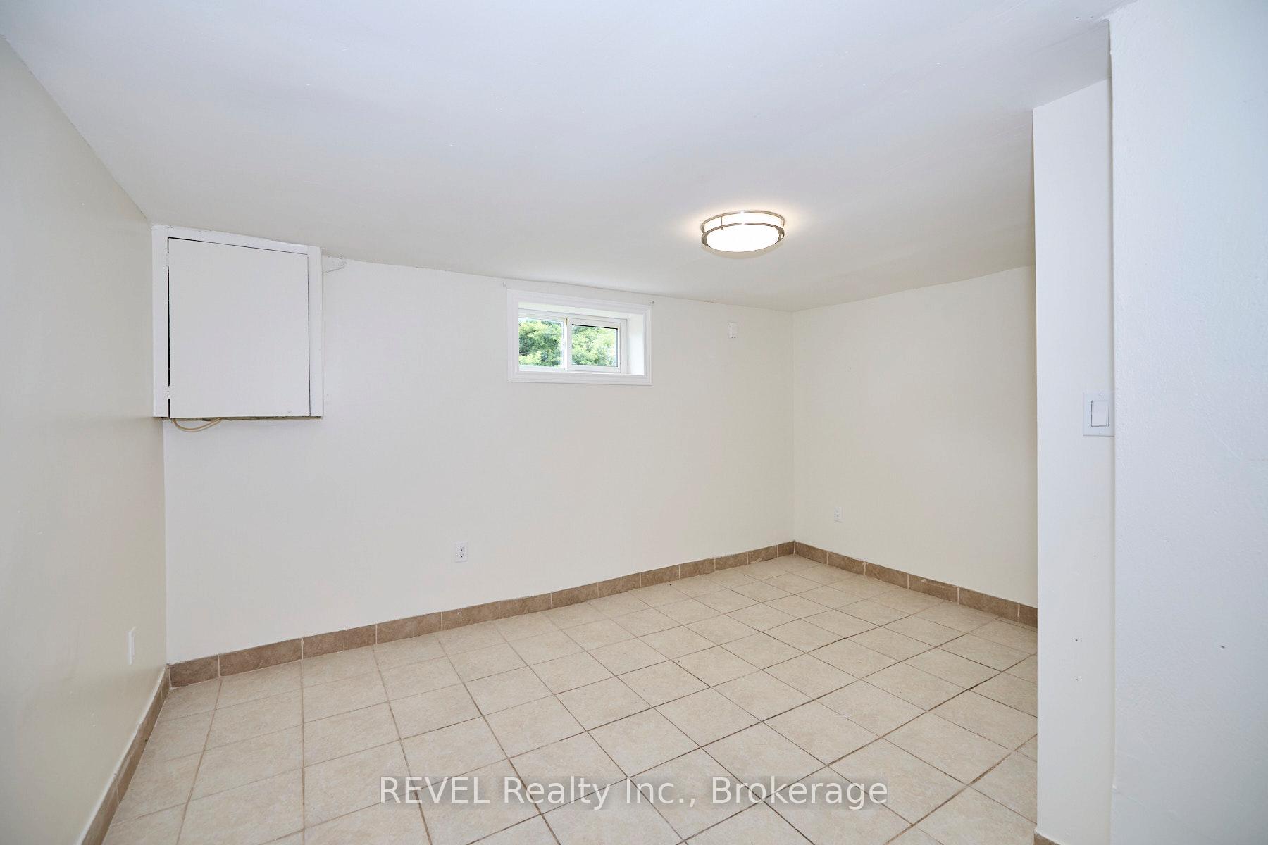 Photo 22 of 43 Cosby Avenue, St. Catharines, Facer — HOMEH