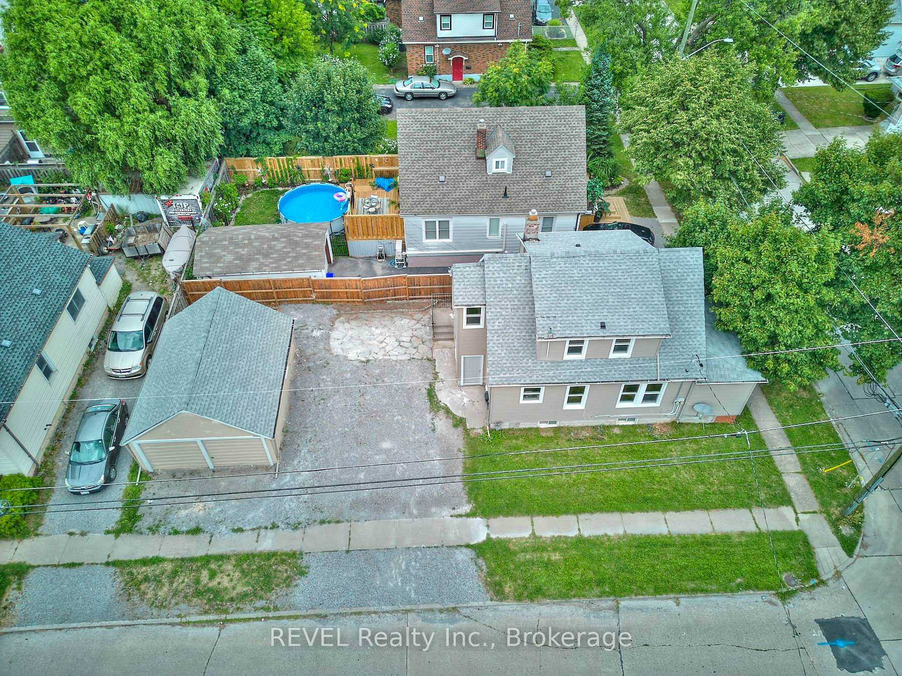 Photo 26 of 43 Cosby Avenue, St. Catharines, Facer — HOMEH