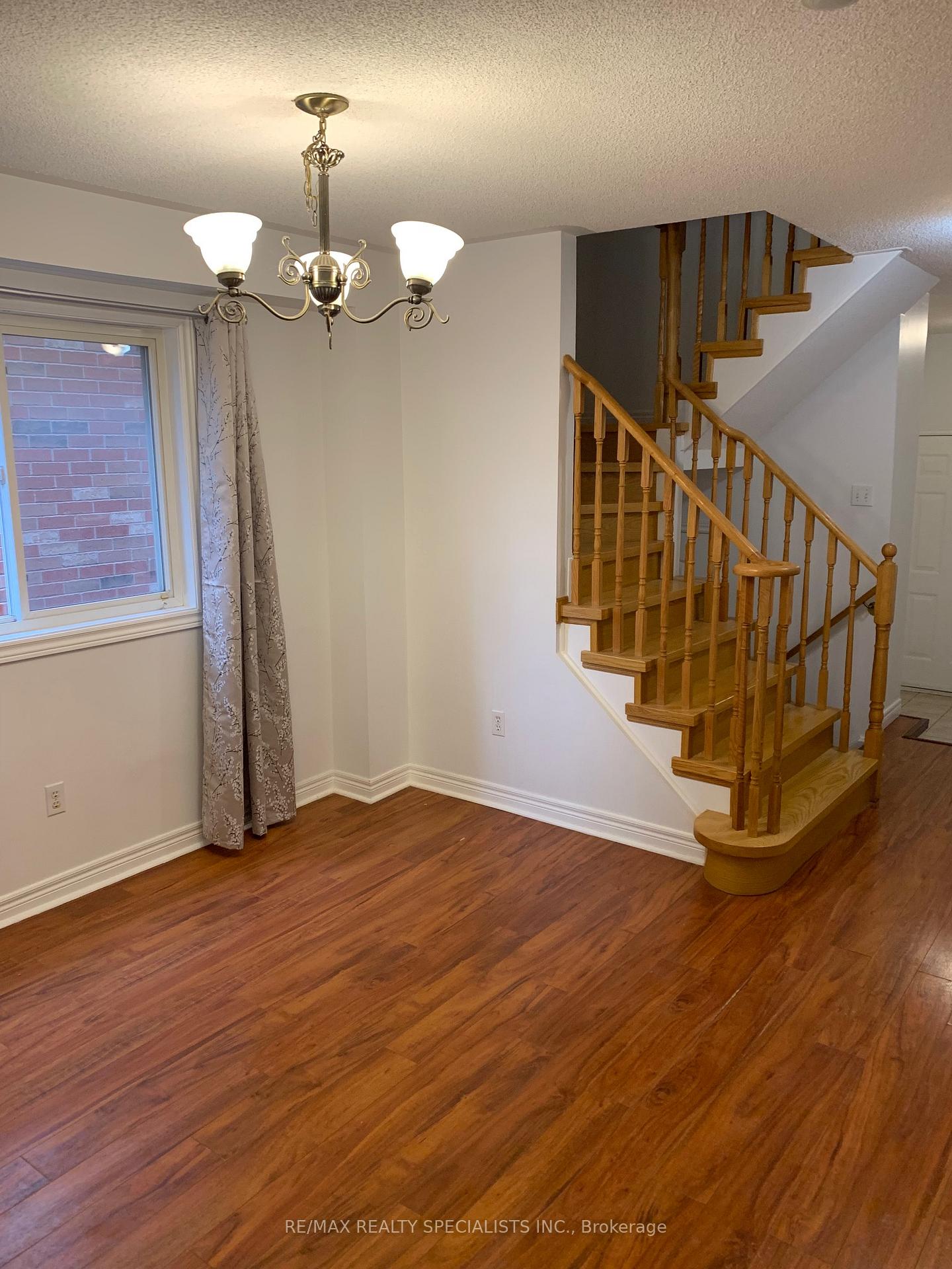 Photo 3 of 10 Ashmere Road, Brampton, Fletcher's Meadow — HOMEH