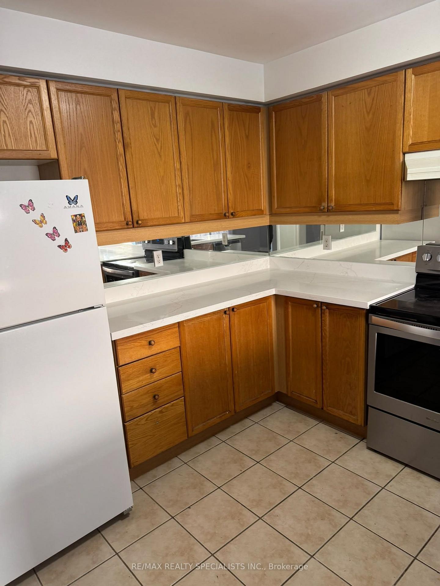 Photo 4 of 10 Ashmere Road, Brampton, Fletcher's Meadow — HOMEH