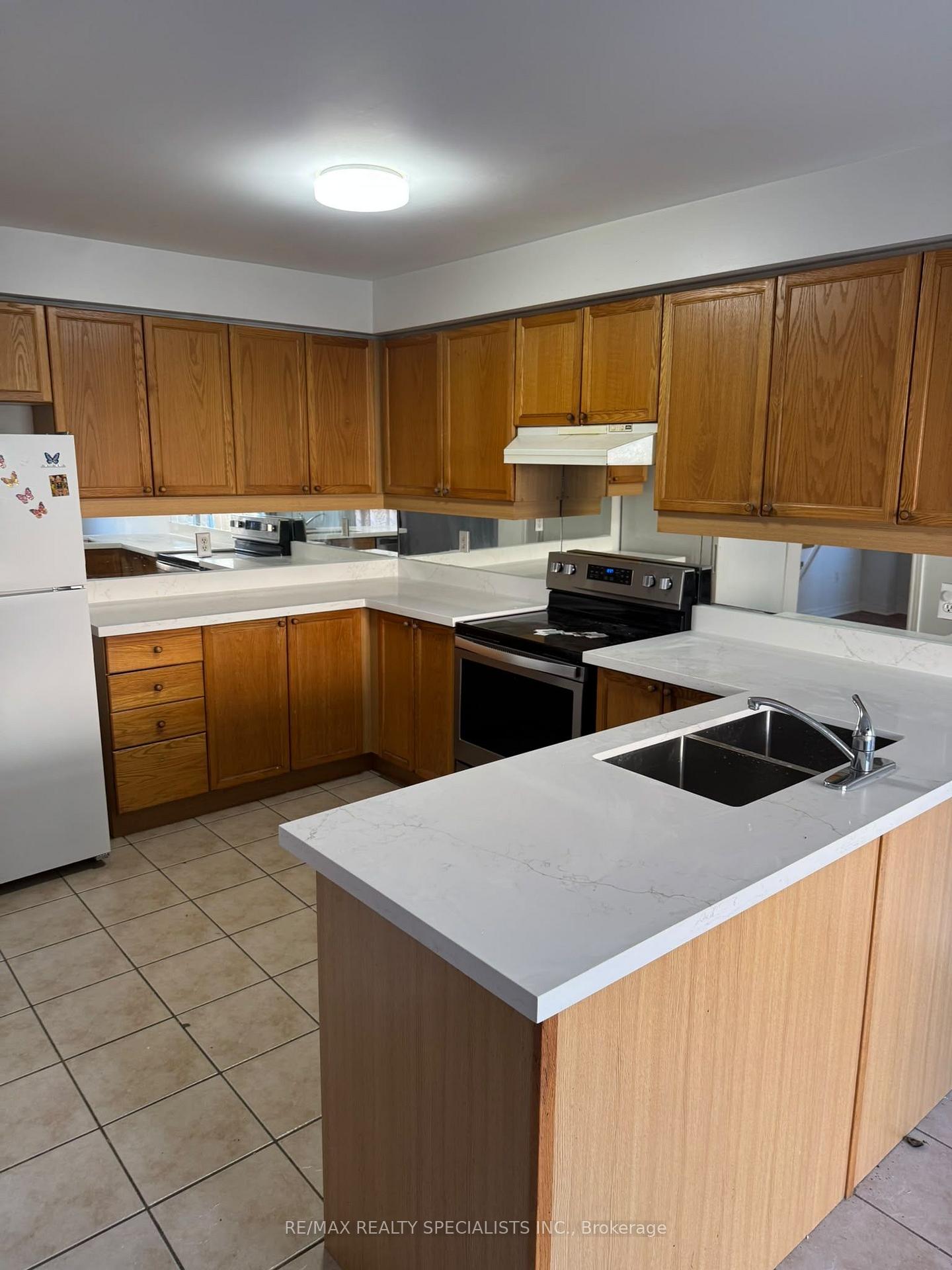 Photo 5 of 10 Ashmere Road, Brampton, Fletcher's Meadow — HOMEH