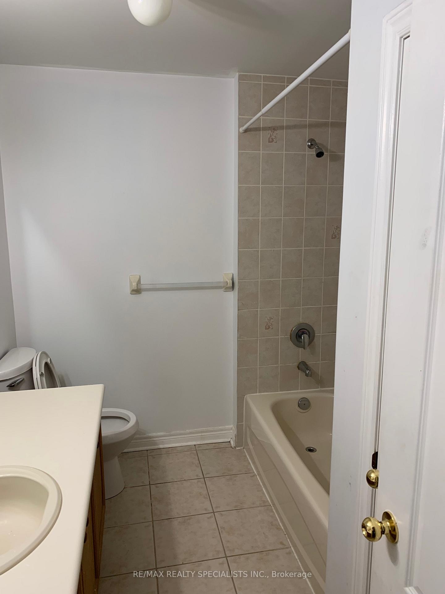 Photo 11 of 10 Ashmere Road, Brampton, Fletcher's Meadow — HOMEH