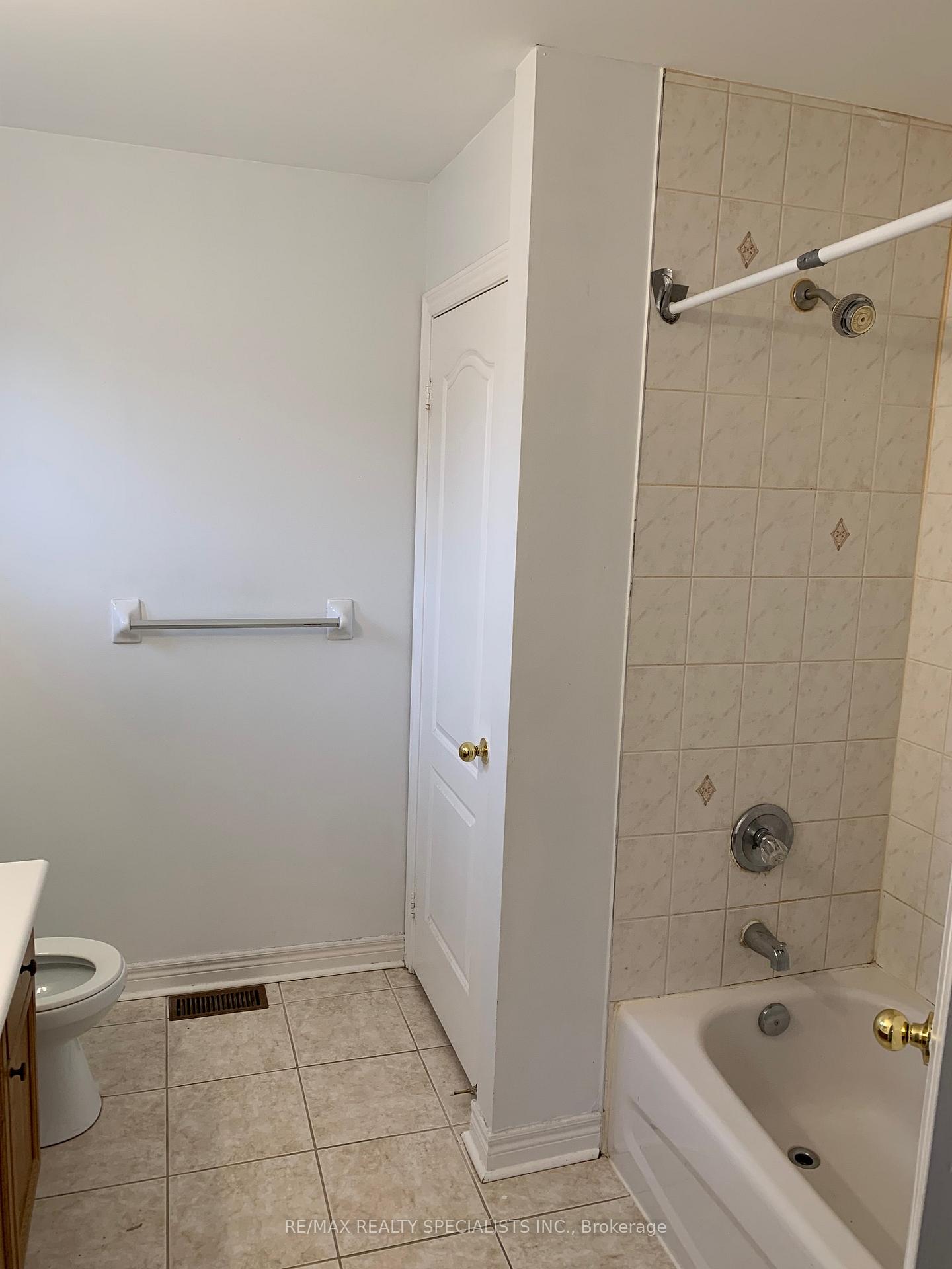 Photo 13 of 10 Ashmere Road, Brampton, Fletcher's Meadow — HOMEH