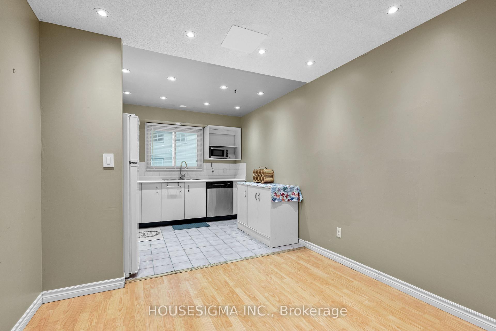 Photo 10 of Unit 42, 589 Beechwood Drive, Waterloo, Beechwood West — HOMEH