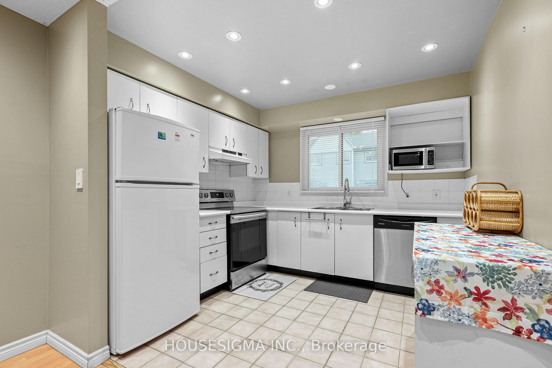 Photo 12 of Unit 42, 589 Beechwood Drive, Waterloo, Beechwood West — HOMEH