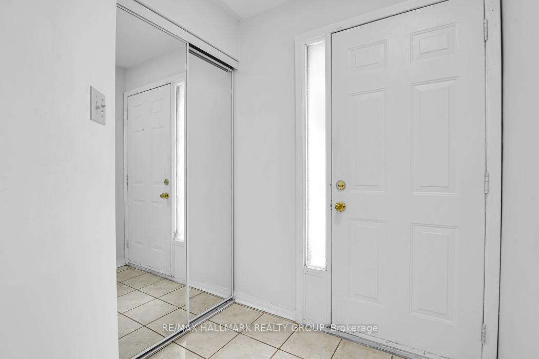 Photo 4 of Unit 81, 2772 Pimlico Crescent, Ottawa, Emerald Woods/Sawmill Creek — HOMEH