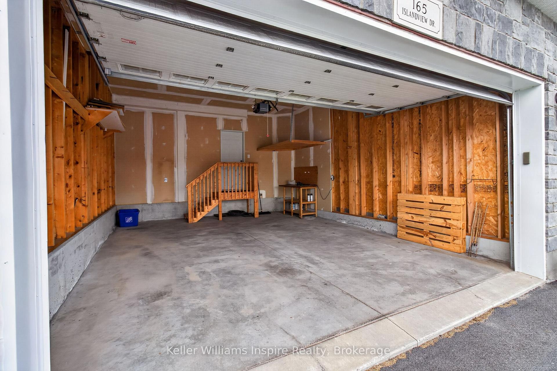 Photo 3 of 165 Islandview Drive, Loyalist, Amherstview — HOMEH
