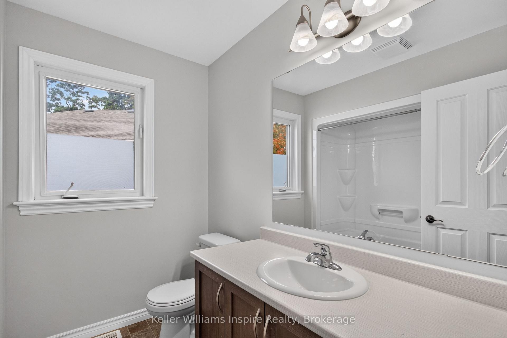 Photo 21 of 165 Islandview Drive, Loyalist, Amherstview — HOMEH
