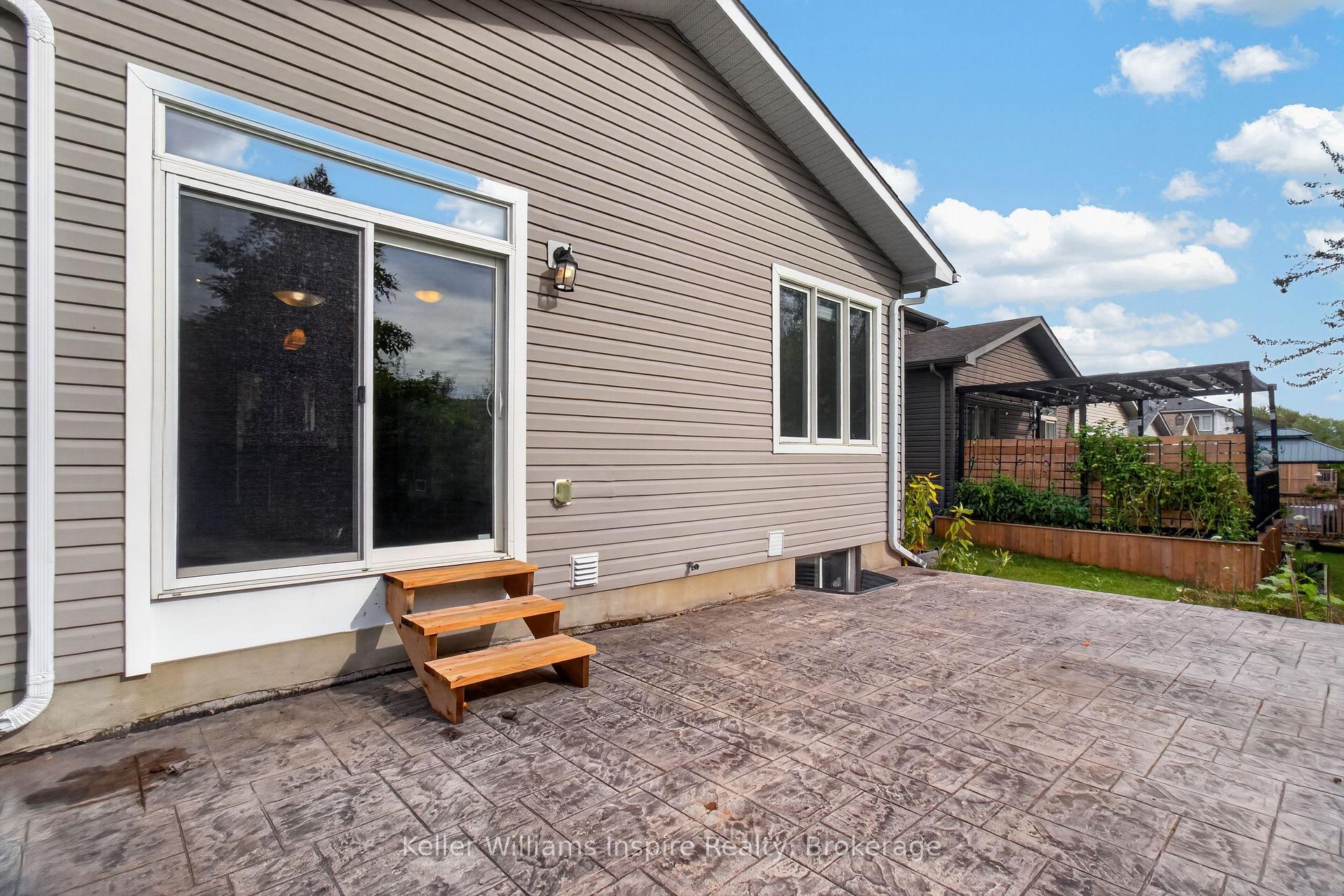Photo 40 of 165 Islandview Drive, Loyalist, Amherstview — HOMEH
