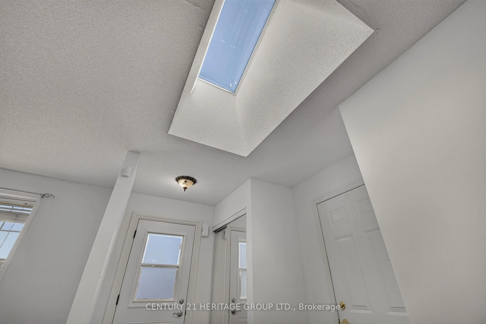 Photo 6 of 162 Madelaine Drive, Barrie, Painswick South — HOMEH