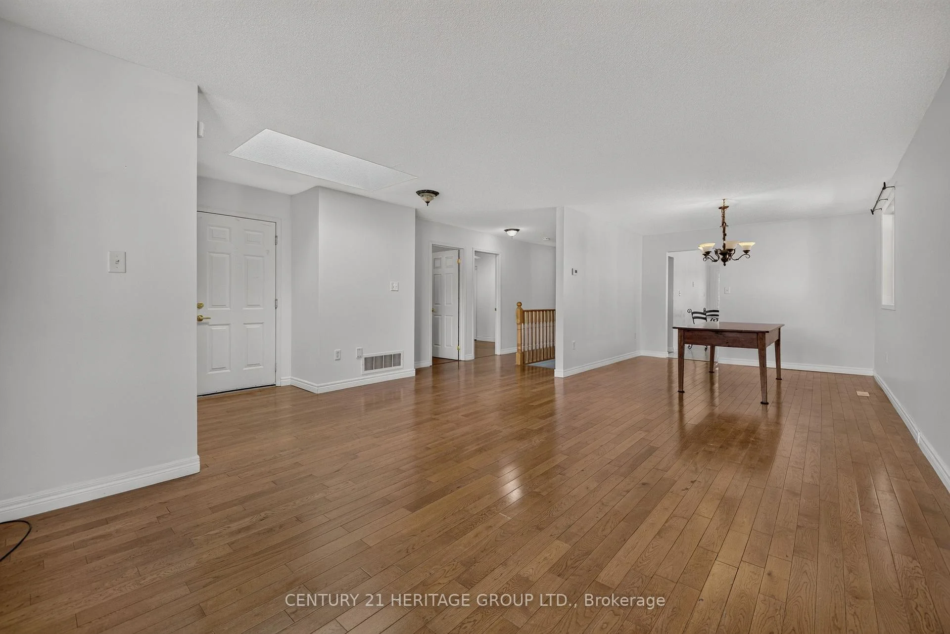 Photo 9 of 162 Madelaine Drive, Barrie, Painswick South — HOMEH