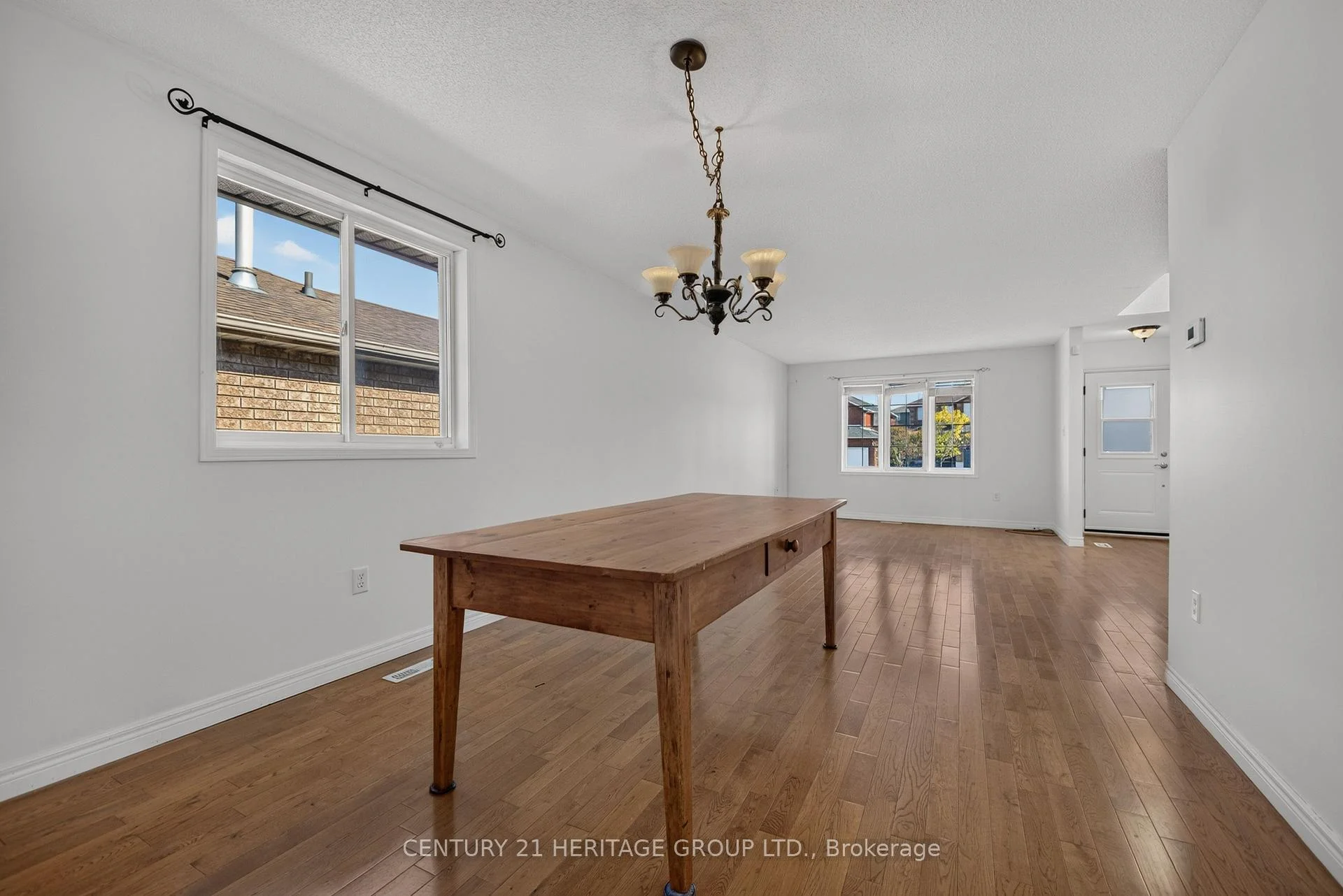 Photo 11 of 162 Madelaine Drive, Barrie, Painswick South — HOMEH