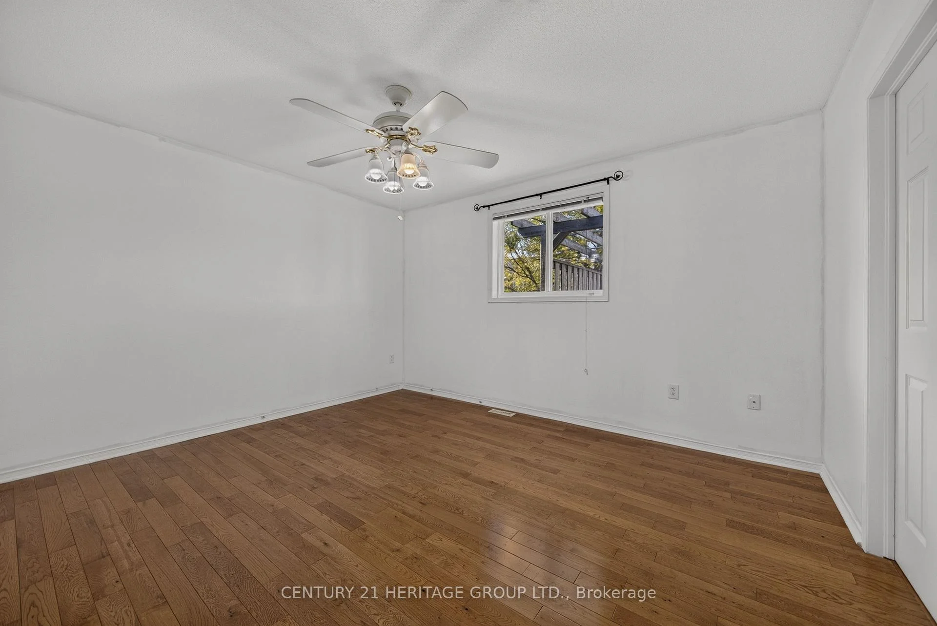 Photo 17 of 162 Madelaine Drive, Barrie, Painswick South — HOMEH