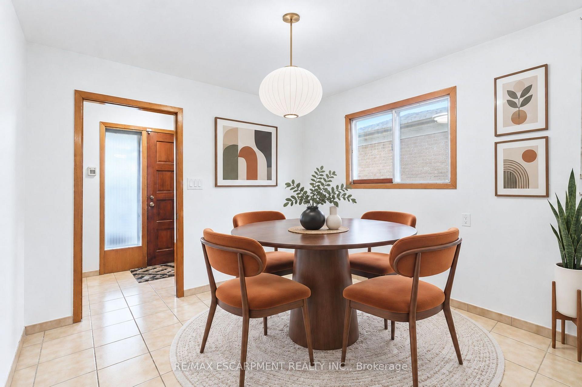 Photo 9 of 7566 Netherwood Road, Mississauga, Malton — HOMEH