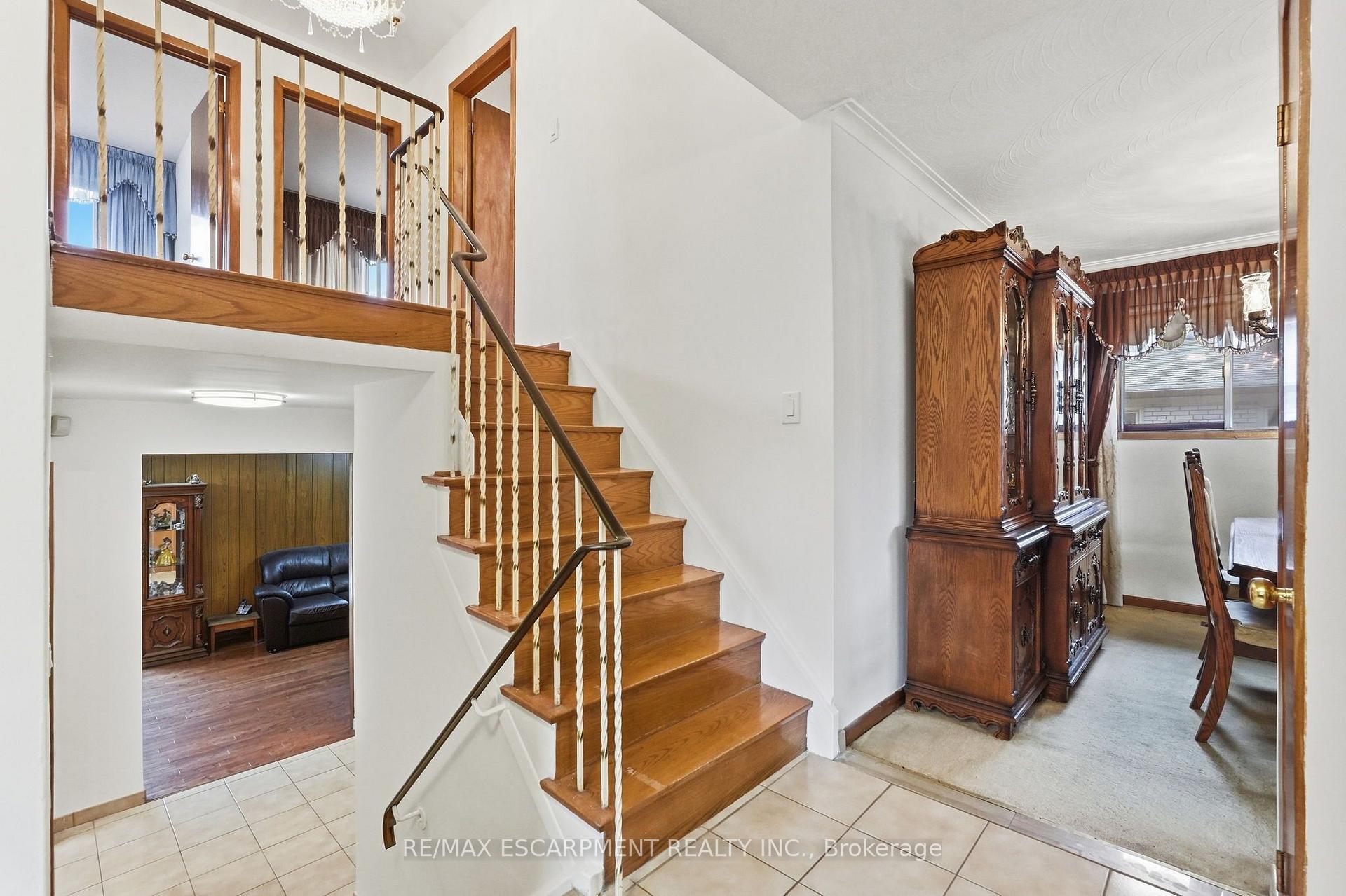 Photo 10 of 7566 Netherwood Road, Mississauga, Malton — HOMEH