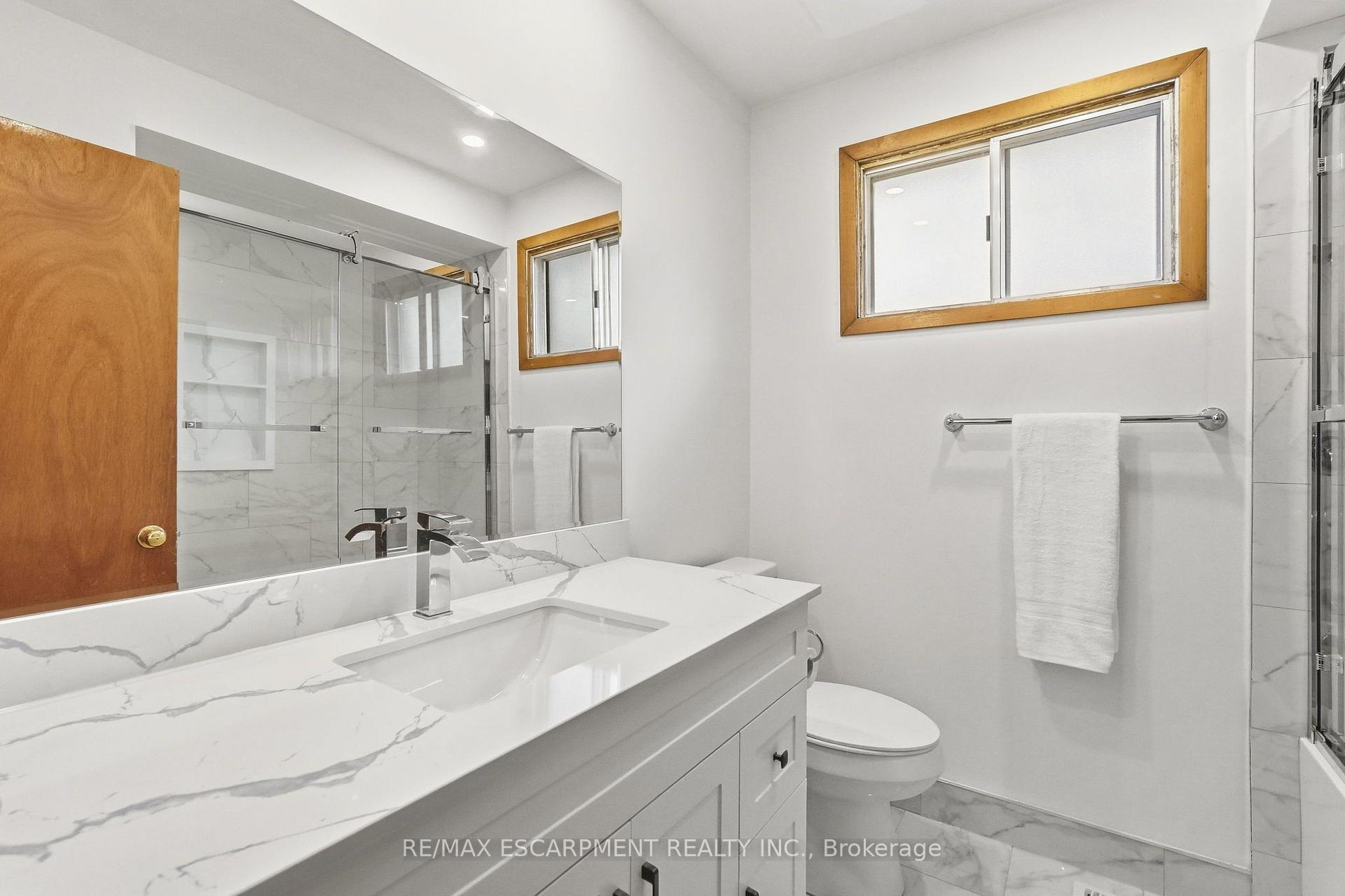 Photo 17 of 7566 Netherwood Road, Mississauga, Malton — HOMEH