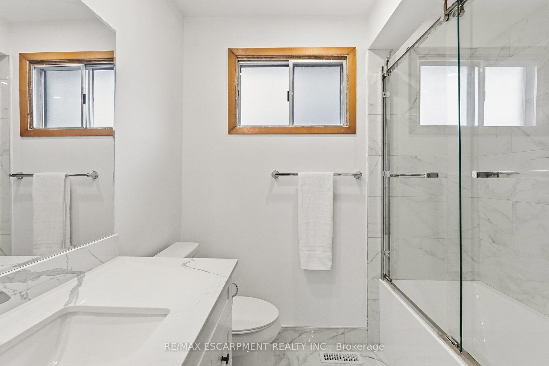 Photo 18 of 7566 Netherwood Road, Mississauga, Malton — HOMEH