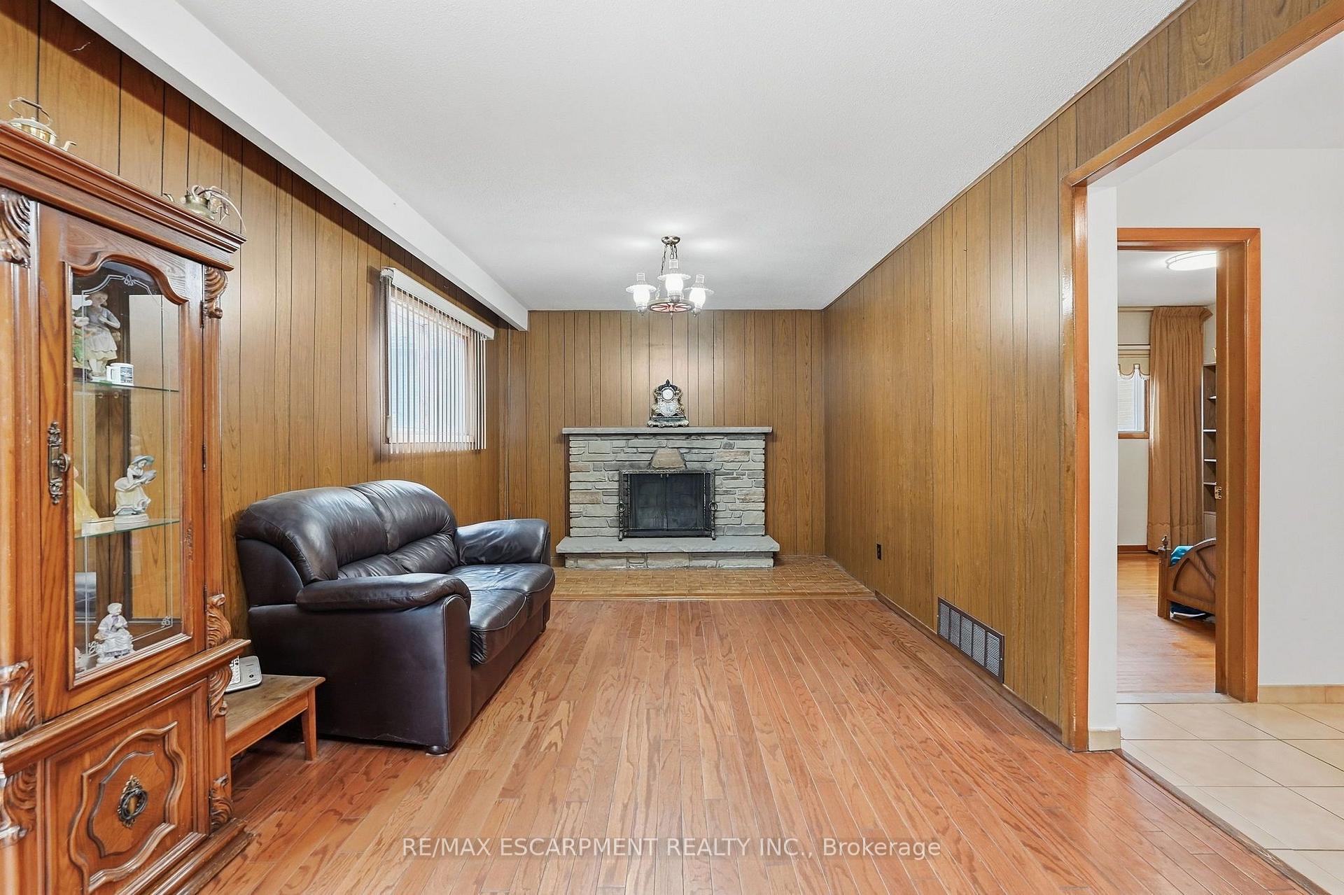 Photo 21 of 7566 Netherwood Road, Mississauga, Malton — HOMEH