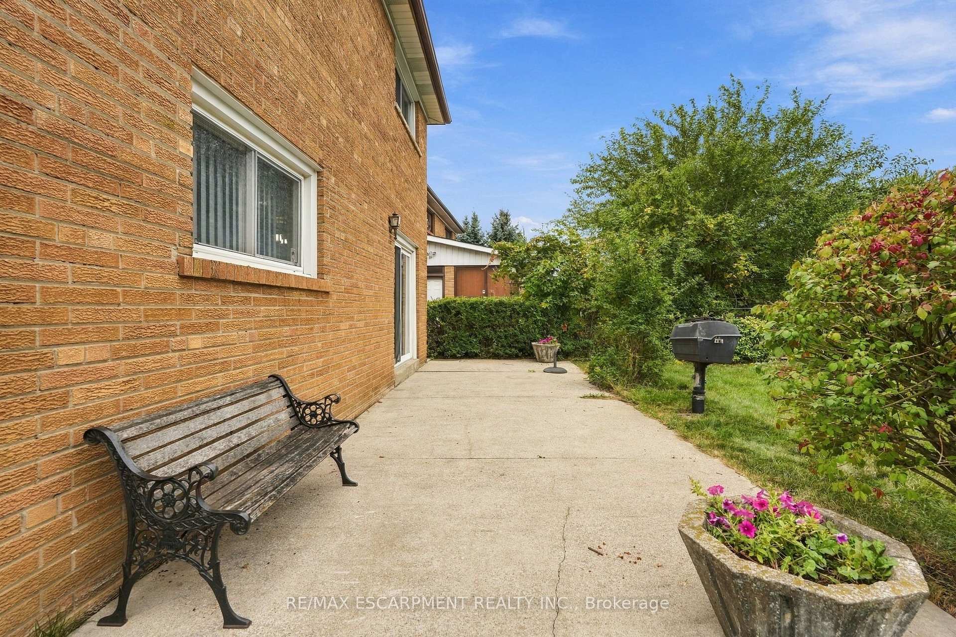 Photo 29 of 7566 Netherwood Road, Mississauga, Malton — HOMEH