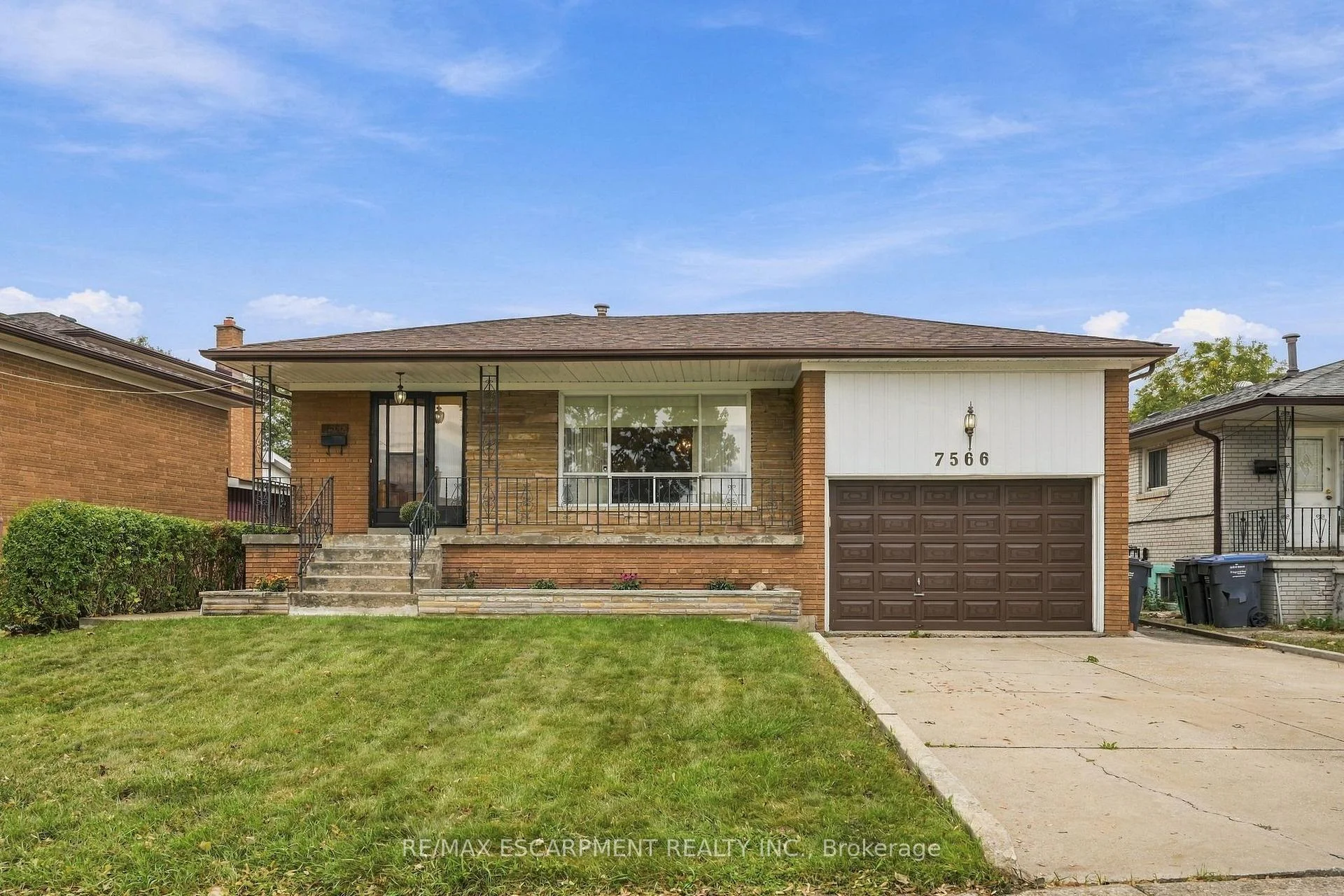 Photo 3 of 7566 Netherwood Road, Mississauga, Malton — HOMEH