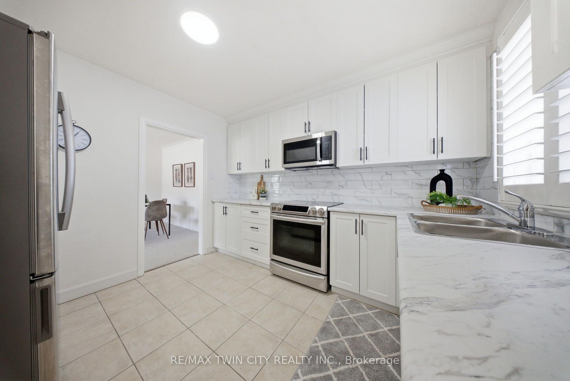 Photo 11 of 16 Burwell Street, Brantford, Holmedale — HOMEH