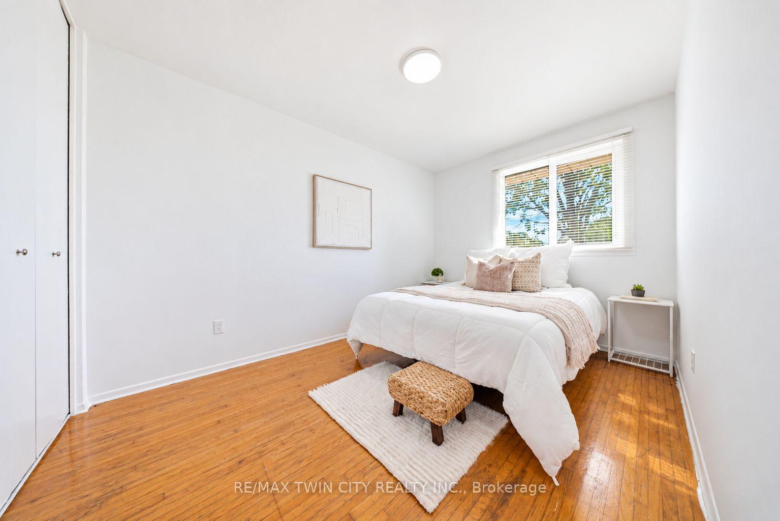Photo 17 of 16 Burwell Street, Brantford, Holmedale — HOMEH