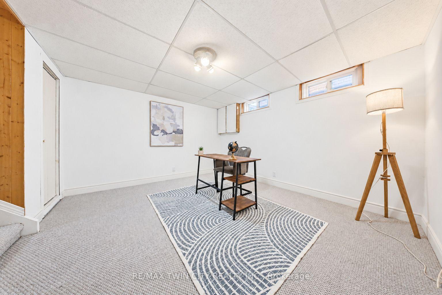 Photo 21 of 16 Burwell Street, Brantford, Holmedale — HOMEH