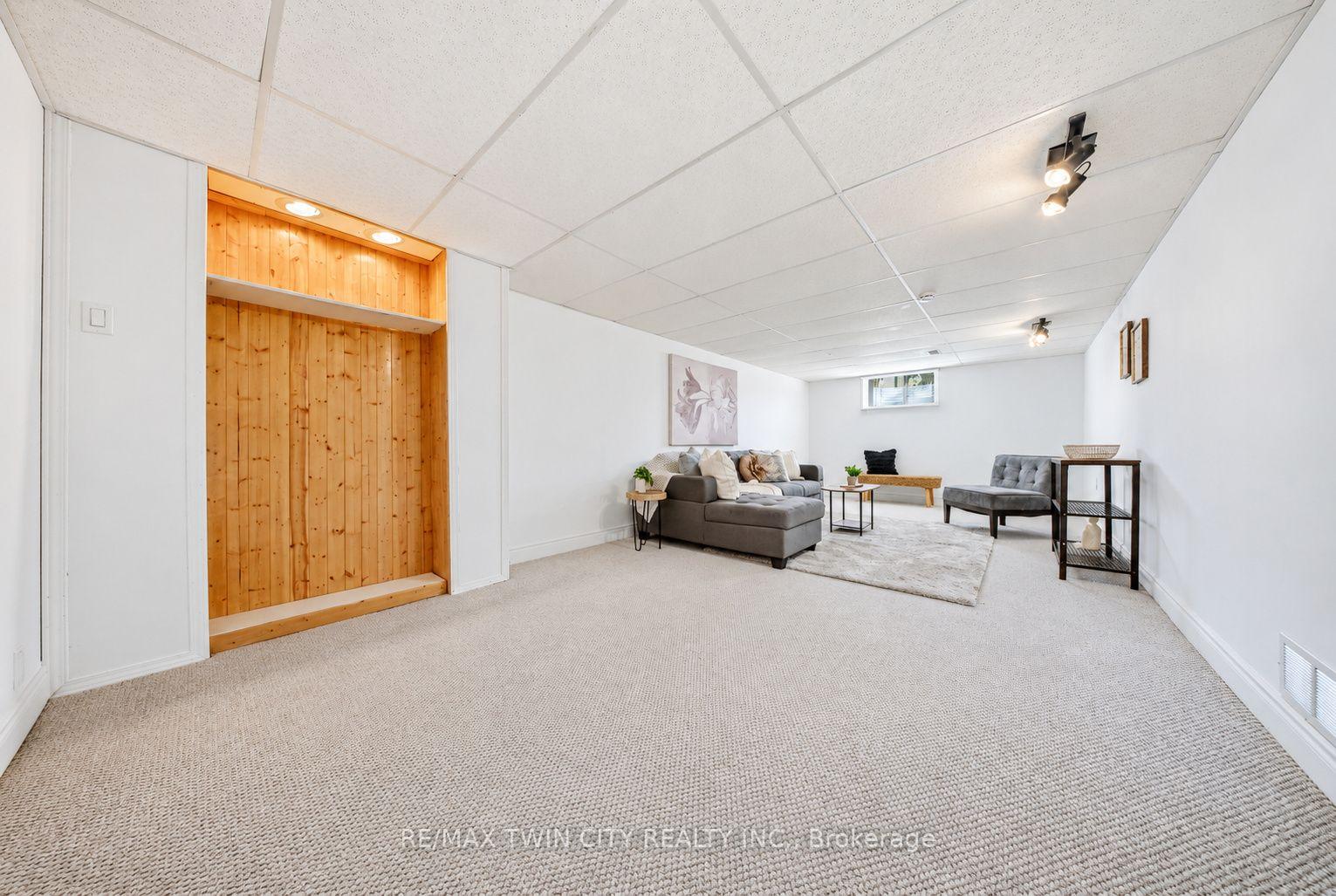 Photo 22 of 16 Burwell Street, Brantford, Holmedale — HOMEH