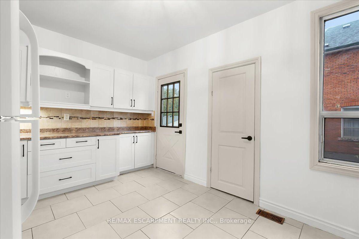 Photo 7 of 109 Macaulay Street E, Hamilton, North End — HOMEH