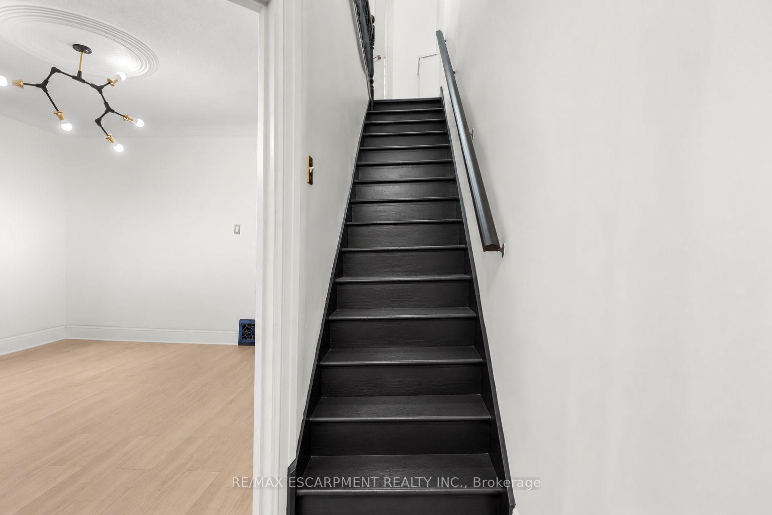 Photo 9 of 109 Macaulay Street E, Hamilton, North End — HOMEH
